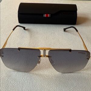 Stylish Carrera Gold Frame Sunglasses with Gray Lenses